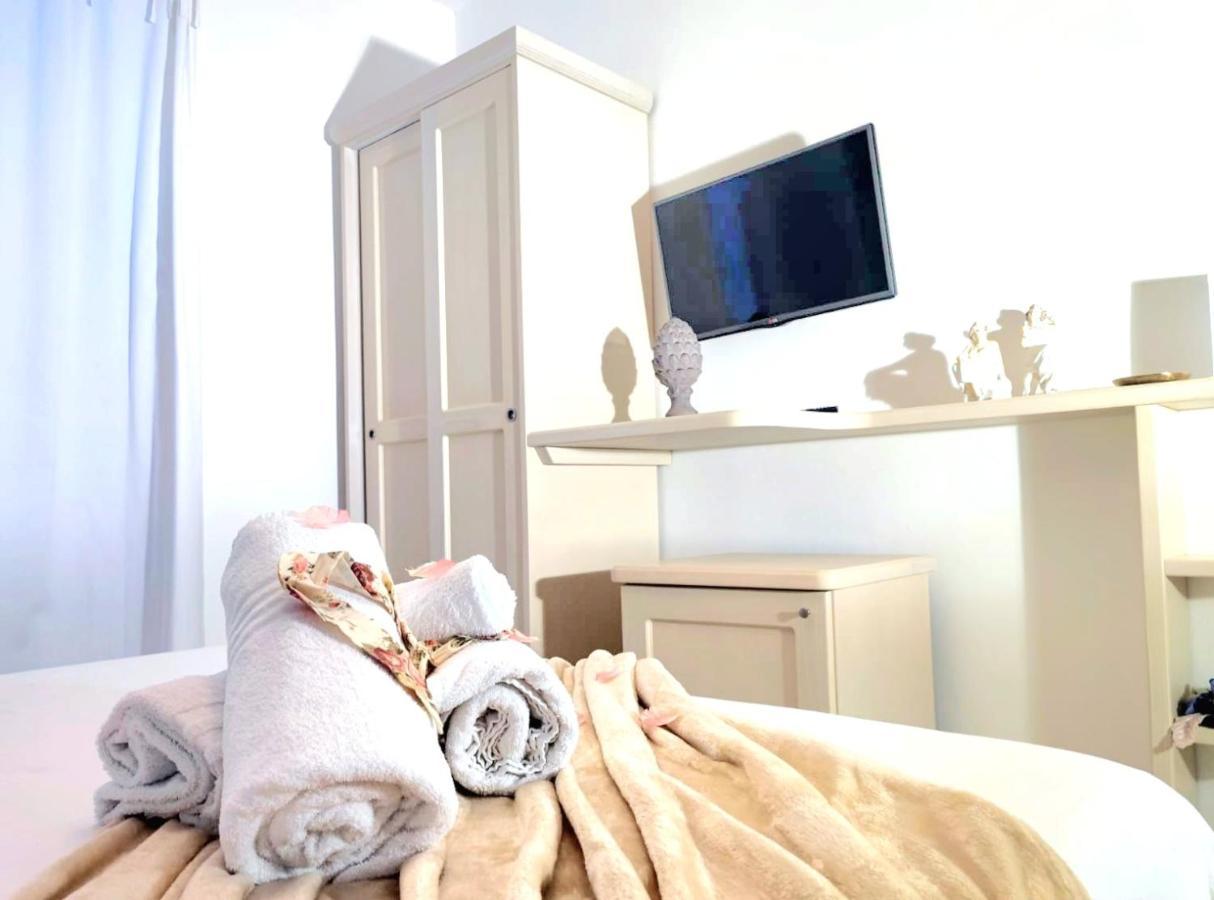 Hotel Golden House Porto Torres Zewnętrze zdjęcie